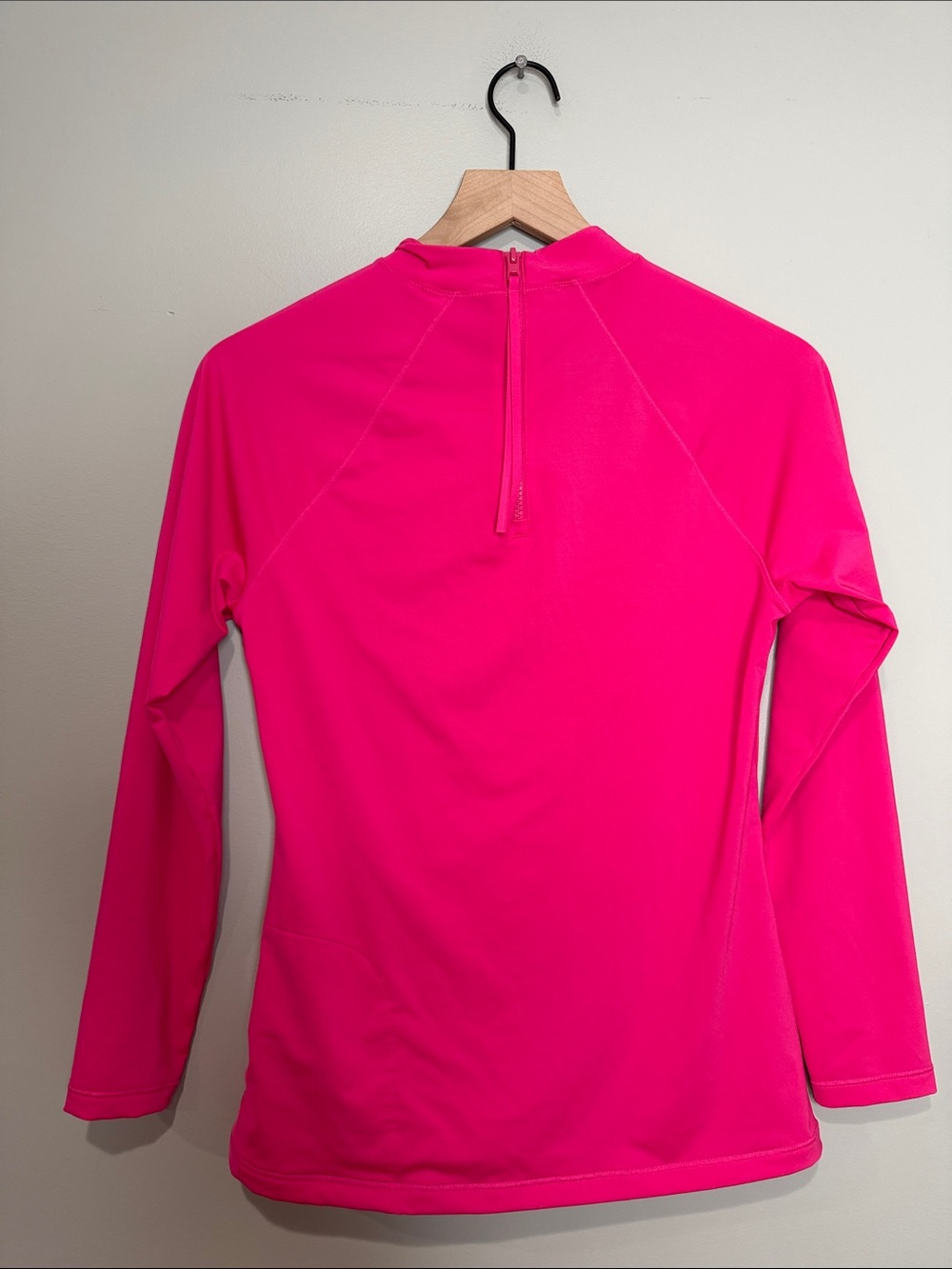 Athleta North Point Rashguard Hot Pink Medium - Picture 5 of 7